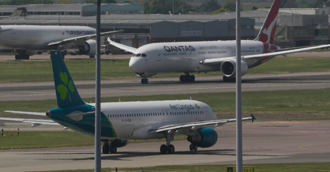 UK airports affected by flight delays due to "technical problem"